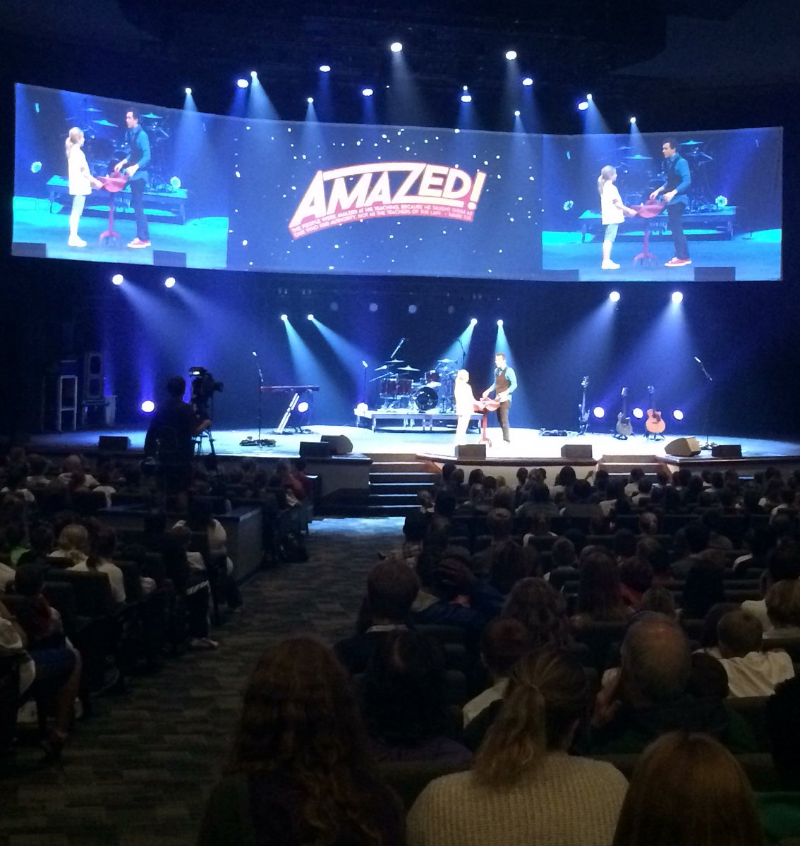cvillexperience's tweet photo. Sharing the gospel #juniorjam @cedarville @CUHeartSong @brett_a_myers https://t.co/RqvBuDzKOl