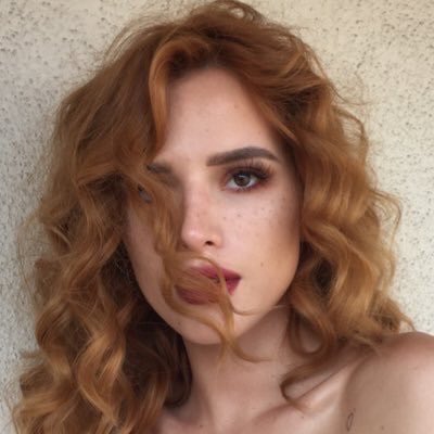 screamnewsbra's tweet photo. Hoje é aniversário de Bella Thorne, a Nina de Scream! Ela está completando 19 anos de muita beleza! #HappyBirthdayBellaThorne https://t.co/sqa3YGjR0q