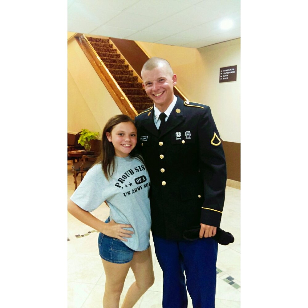 Ruth11alli's tweet photo. Saw my amazing soldier boy.❤ Ethan my brother graduated from National Guard basic training❤ #soldierbrother https://t.co/6D0qMZPwOV