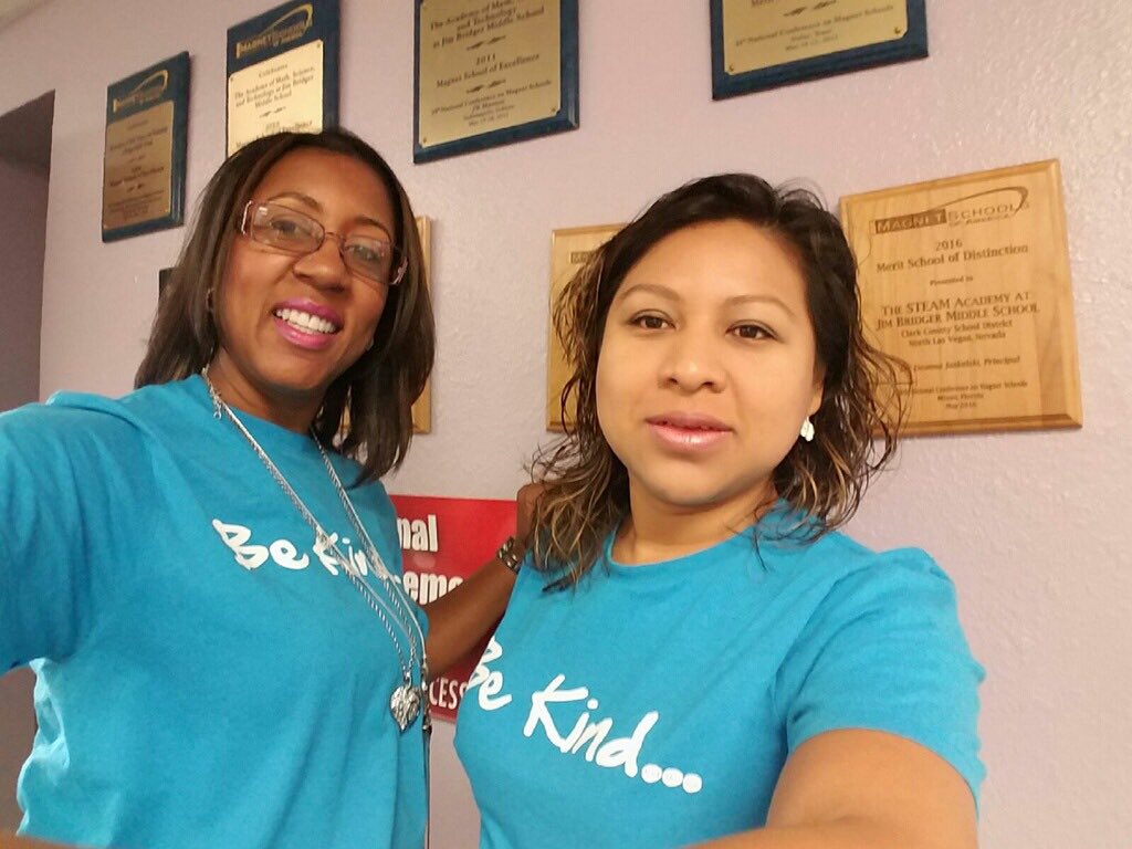 myjbms's tweet photo. #getyourblueonccsd https://t.co/pCPChV23ug