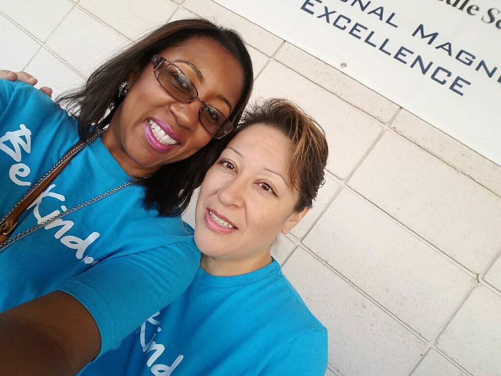 myjbms's tweet photo. #getyourblueonccsd https://t.co/pCPChV23ug