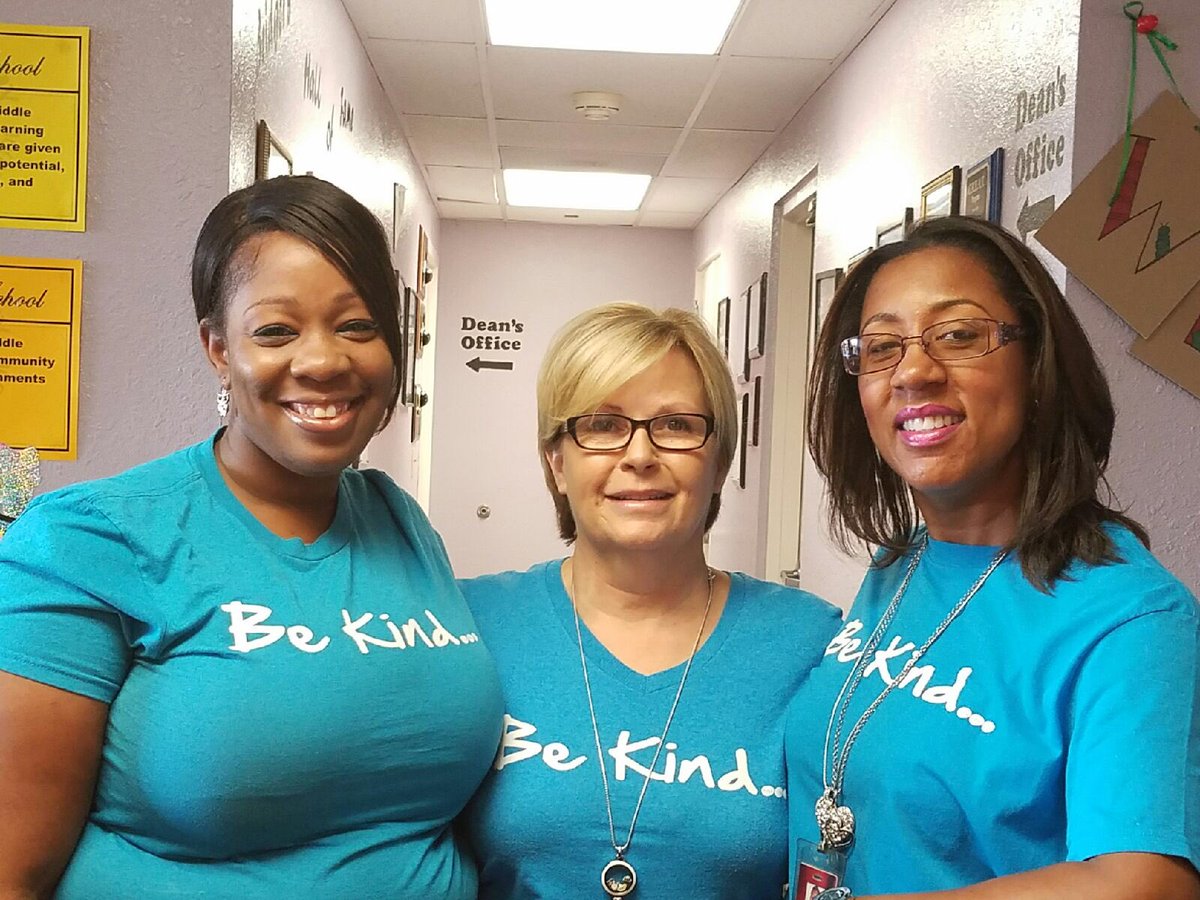 myjbms's tweet photo. #getyourblueonccsd https://t.co/pCPChV23ug