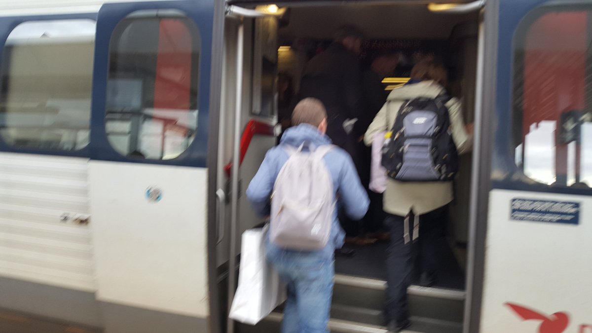 FeldNanna's tweet photo. På turen idag mødte jeg tidligere alkoholiker.Hun efterlyste hjælp til at få #khmodt op af sølet,men gik klart ind for krav til alle folk. https://t.co/n8WYLCbE5b