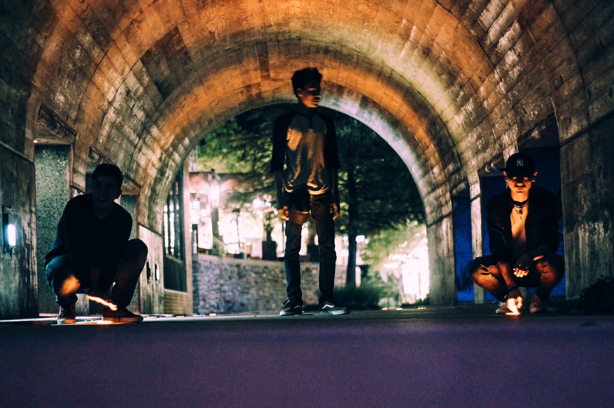 thelifeofeight's tweet photo. Sneak Peek Of The New Video Coming Soon 🙇🏻🙇🏻 https://t.co/KukJiP8h35