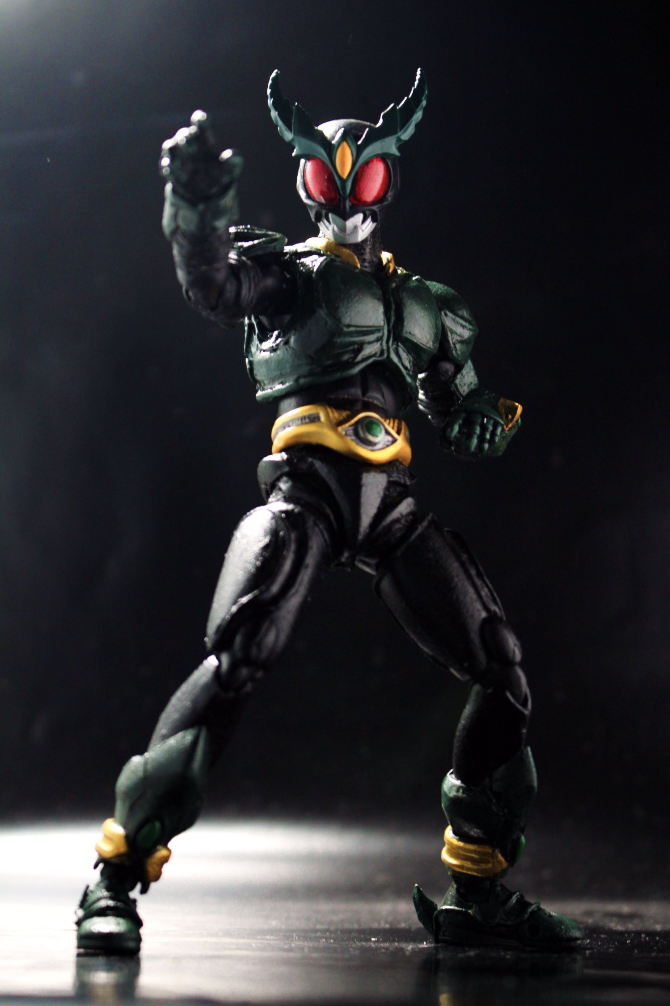 掘り出し」shf真骨彫規格カスタム 仮面ライダーギルス 掘り出し
