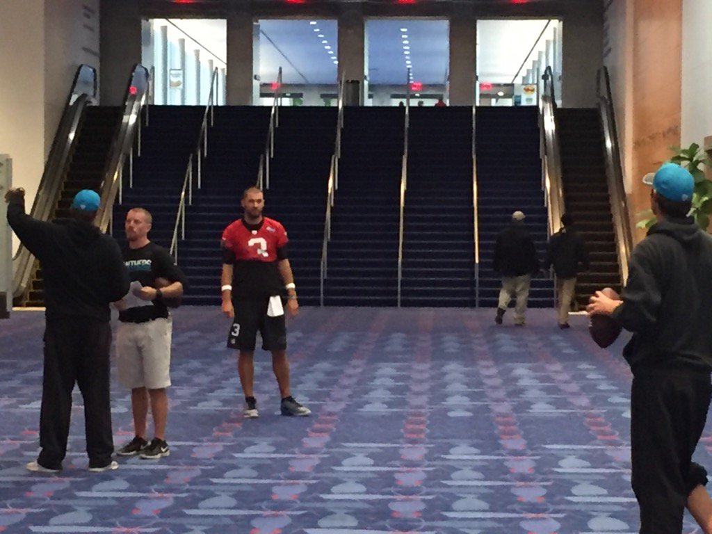 CuQQE9LWYAAC_sM.jpg:large