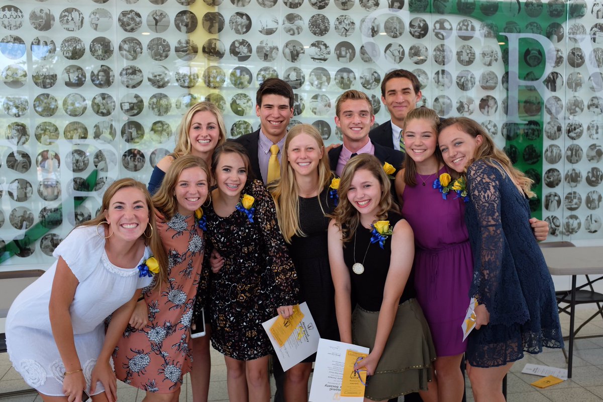 Katie_V_Lawson's tweet photo. @riley_smyth Happy Birthday! So glad we are friends and happy we can survive AP Chem together! Love ya! ❤️ https://t.co/H0glwz7P9q