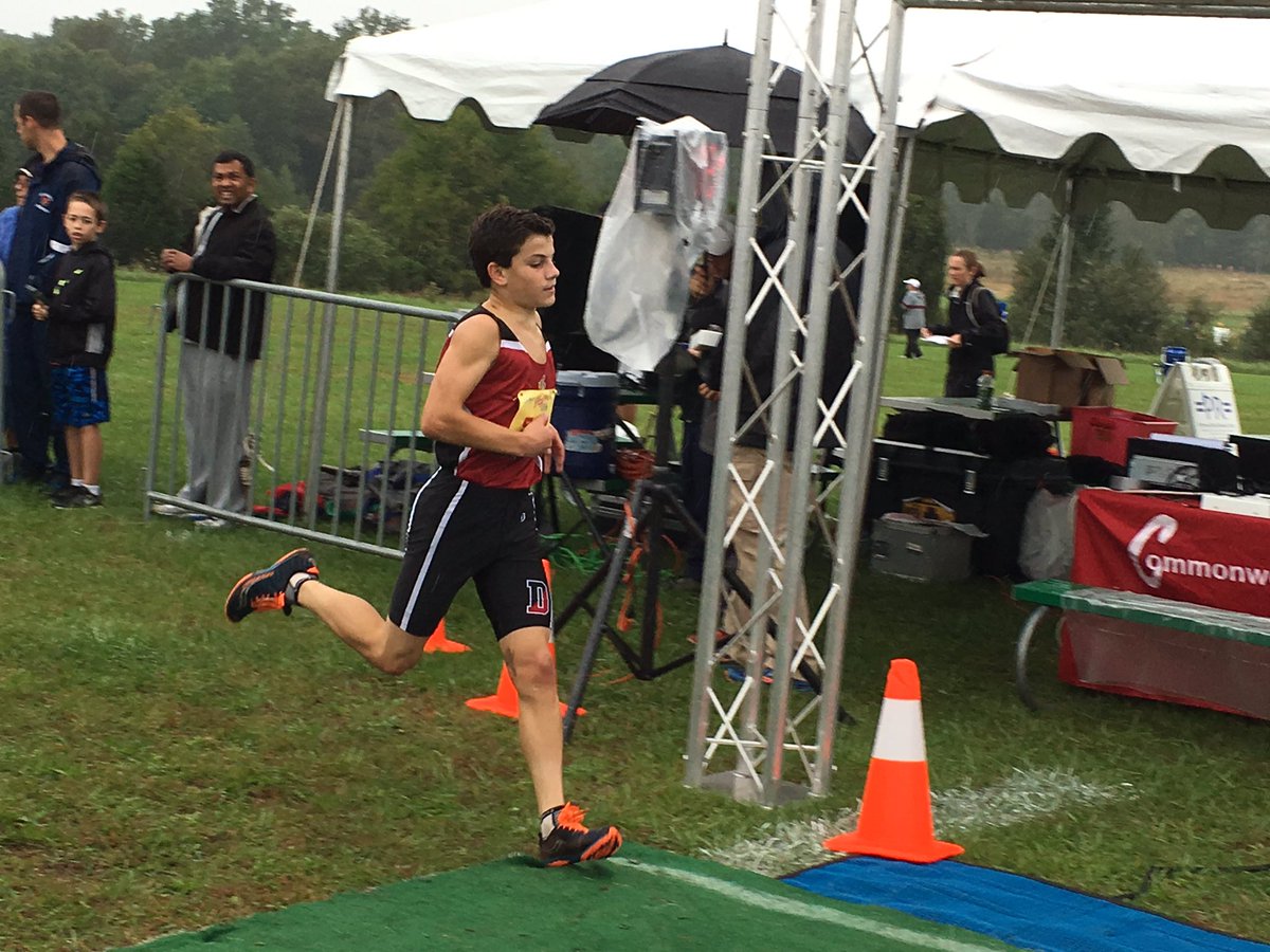 MilesplitMD's tweet image. Dulaney with a freshmen in 2nd in #GloryDaysXC freshmen race