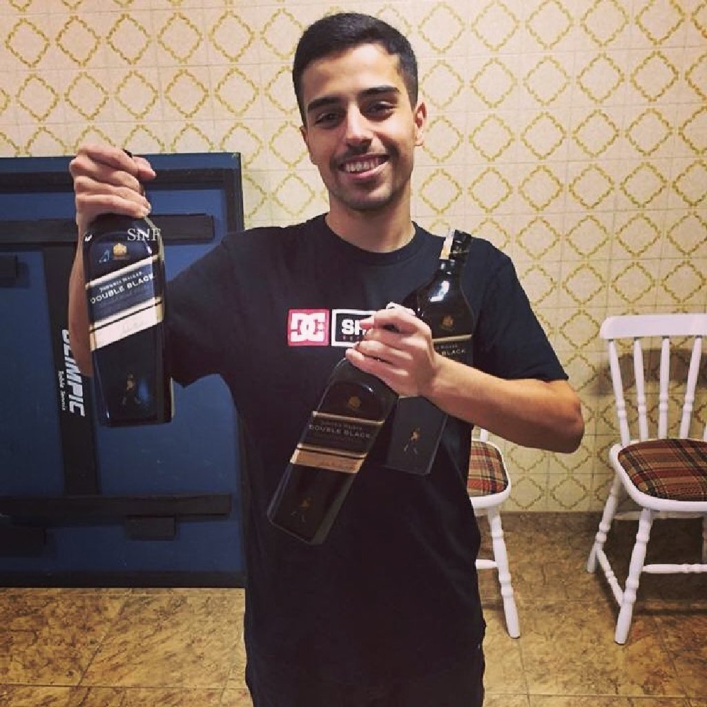 snifshell's tweet image. 