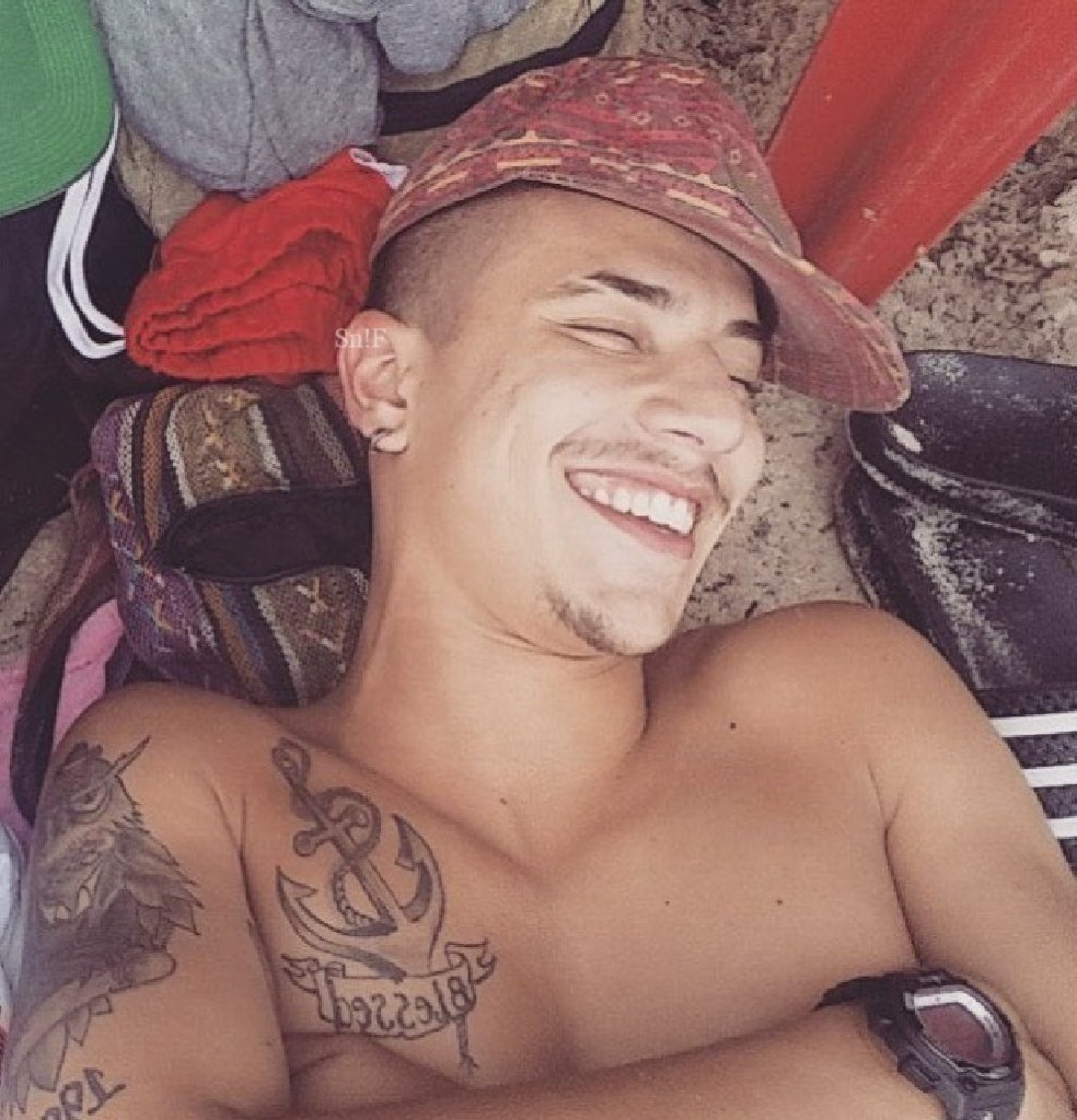 snifshell's tweet image. 