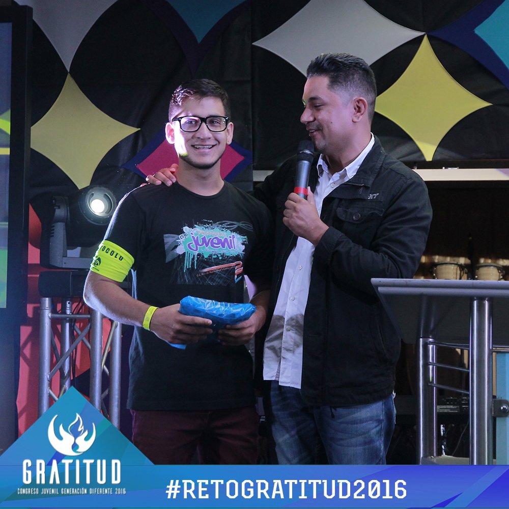 GeneracionD_'s tweet photo. Ganadores del #RetoGratitud2016 Arturo Antonio Cardozo y  Barbara Fernandez
#Gratitud2016 https://t.co/mQ0KDSHt60