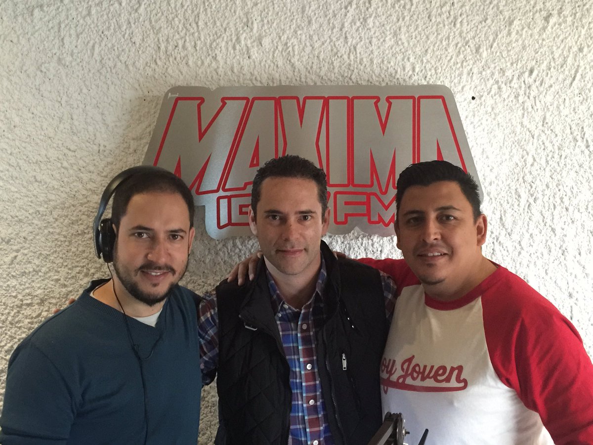 JL_MendiolaG's tweet photo. Gracias por la invitación a @MarioEsGu y @macortezp a #MaximaVelocidad en el 106.7 de FM! https://t.co/nZveCkZEcM