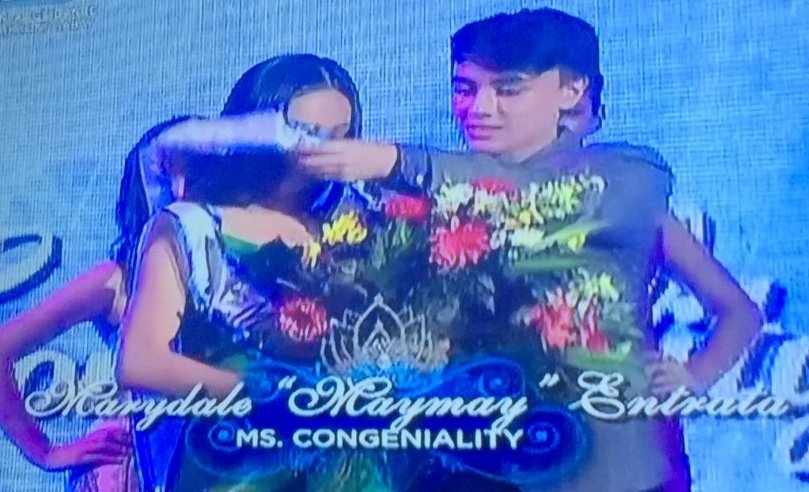 MayWardOfficial's tweet photo. Twinnie moments!! ❤ Sinong kinilig? Omg talaga!!! Nag level-up ang MayWard, may call sign na. (cto)

MAYWARD RisingLoveteam https://t.co/uqSR78ZT4e