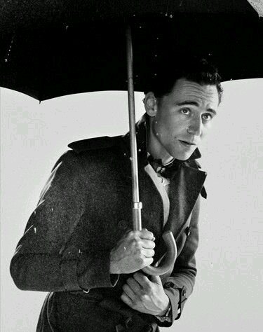 SMarie4THiddy's tweet image. #TomHiddleston photographed by #JamieBaker #BlackAndWhiteAppreciationClub #ISupportTomHiddleston