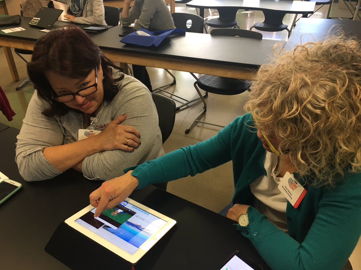 DoInkTweets's tweet photo. MT @sharefairnation: Teachers learning to go Green (screen) at #ShareFairDenver #relevantPL #DigitalAndCreativeTools https://t.co/DPQfXcAegA