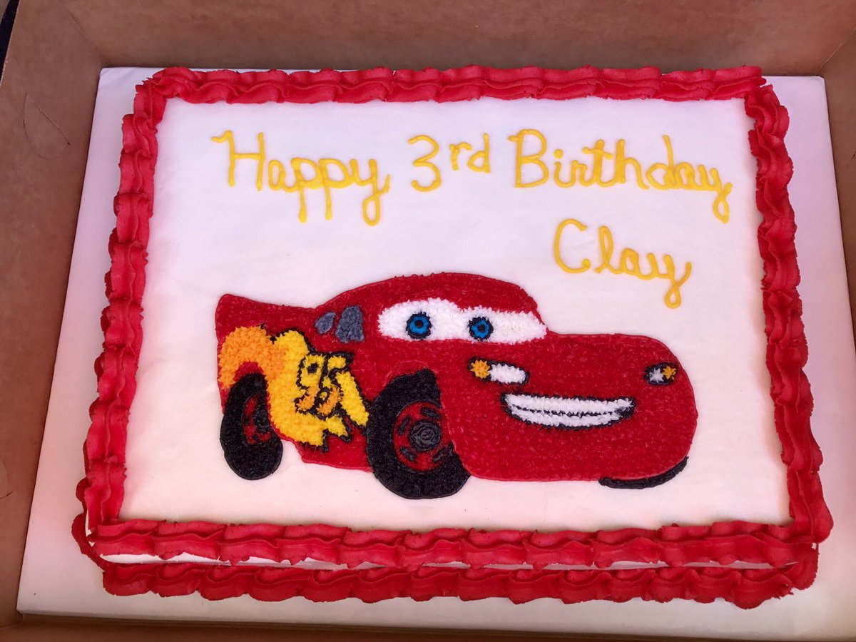 samuelbennett03's tweet photo. Thanks to Rhonda Maxwell Monaghan for making this awesome cake for Clay's 3rd Birthday. #CarsTheMovie #McQueenCake https://t.co/kV7u1aG1YX