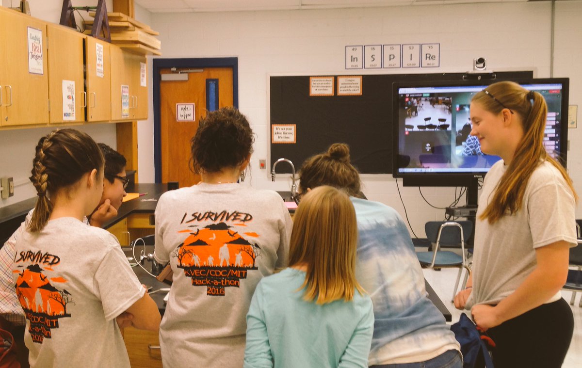 OwensAuxier's tweet photo. @KVEC_ARI Submitting student Hackathon presentations #hackalachia #PaintsvilleTigers https://t.co/Dvt5Cohkx9