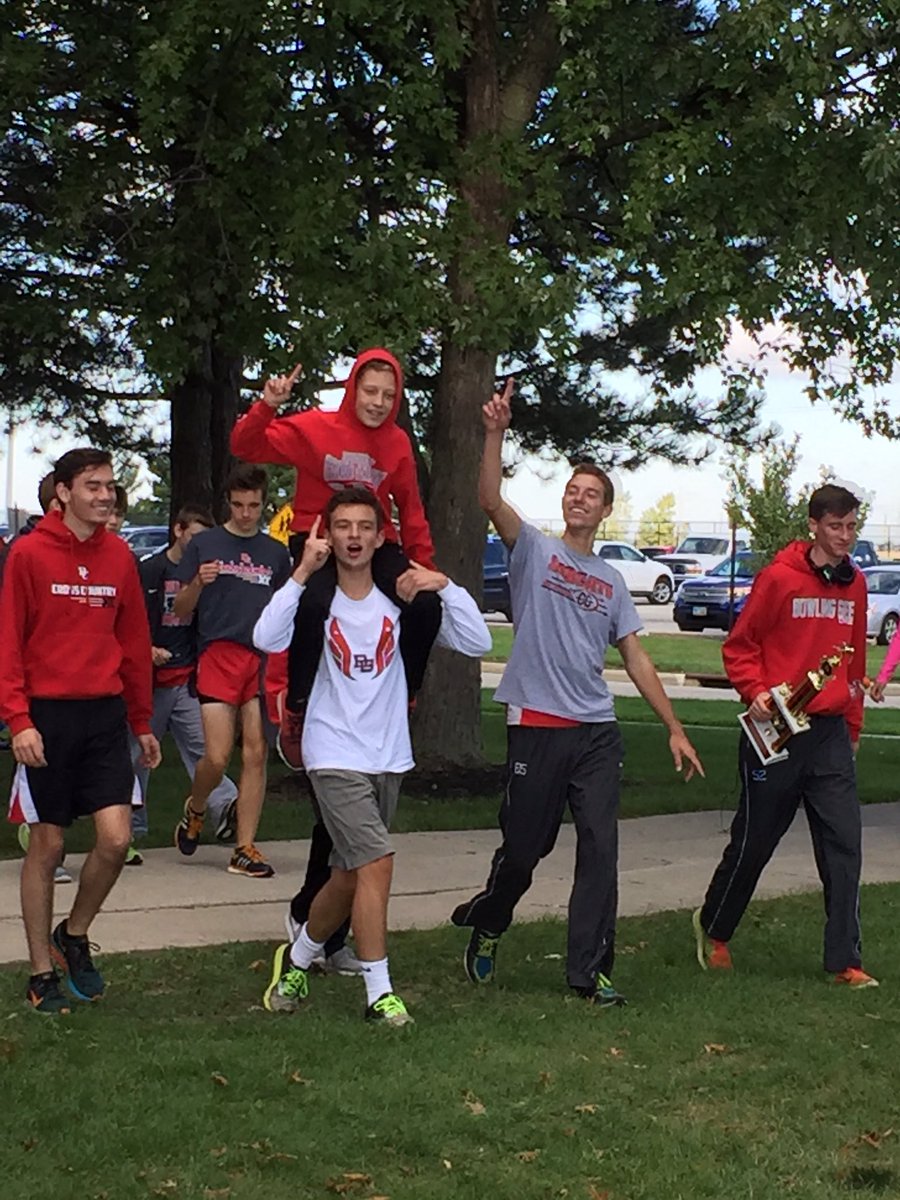 bghs_cc's tweet photo. Fostoria Invite Champions! Great job getting after the race today! https://t.co/MtEO5mAjJe