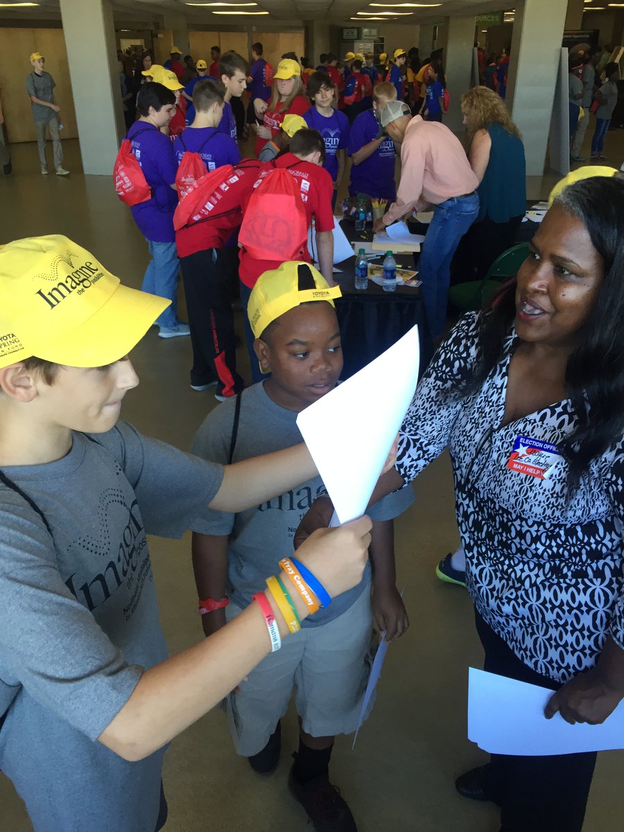 nctplarry's tweet photo. 8th grade students vote in mock presidential election. “Imagine the Possibilities” Career Expo. Tupelo, MS. Oct 4-6. #msitp16 https://t.co/3hbGjwBtTk