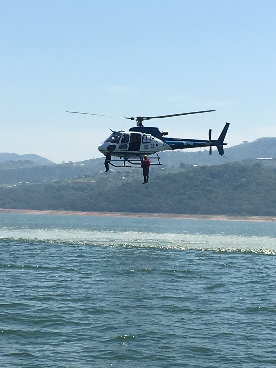 Fafapdiver's tweet photo. Awesome Aviation and water skills maintenance exercise at Inanda dam with SAP Kzn SAR, Airwing and DUT https://t.co/W93oZ28aDO