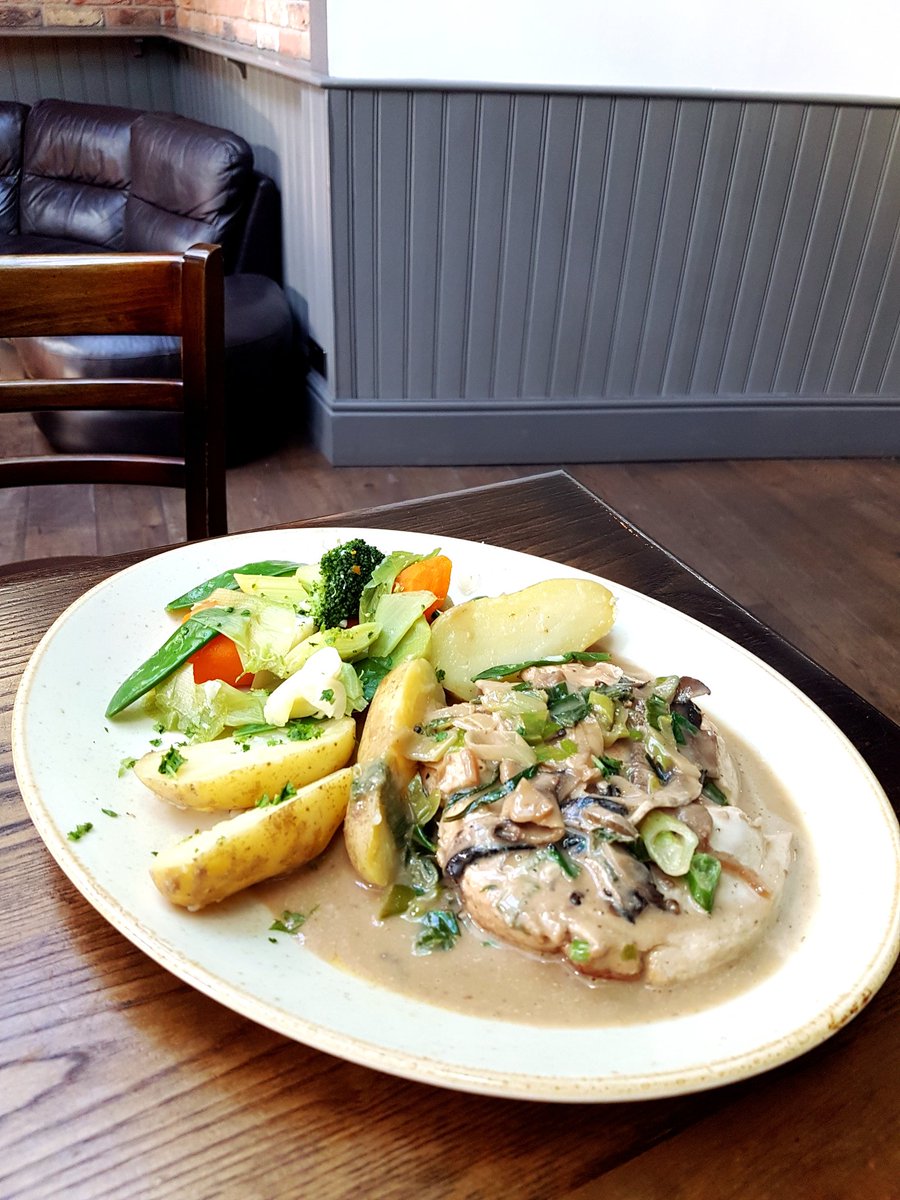 foundry_derek's tweet photo. Todays Specials Homemade Toad in the hole  £6.96 &amp; Chicken Fillet with Mushroom and Whiskey sauce £6.95.
Food served daily Tuesday to Sunday https://t.co/8ZUEkQyjDL
