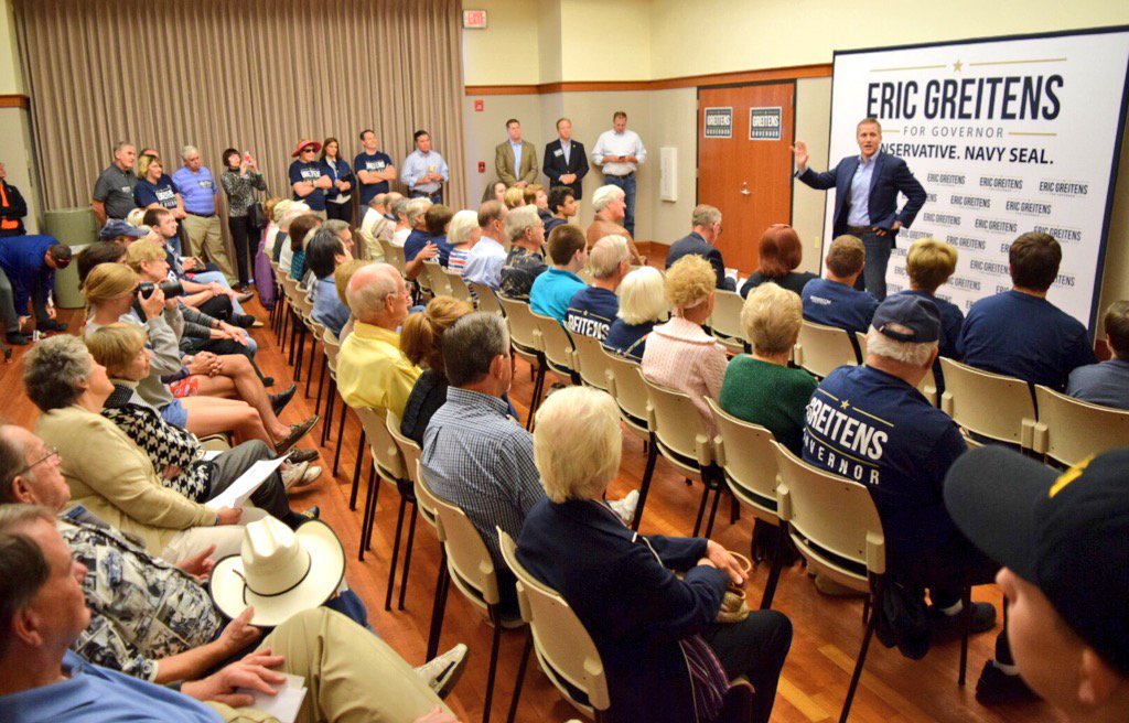 EricGreitens's tweet photo. Fantastic town-hall in West County - discussing our plan to take Missouri in a new direction! https://t.co/FNwHGv37Bp