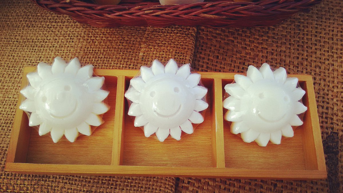 soapguytw's tweet photo. 拜託明天出太陽吧！

#手工皂 #甜杏仁皂 #肥皂人 #HomemadeSoap https://t.co/3Qj3jNzkiF