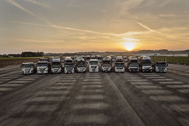 Trackerando's tweet photo. Fuhrpark zu groß und keine Zeit? Wir bieten die optimale Lösung ohne Aufwand für Sie. #Businesslife #cars #trucks #solution https://t.co/CGlOJGOPCy