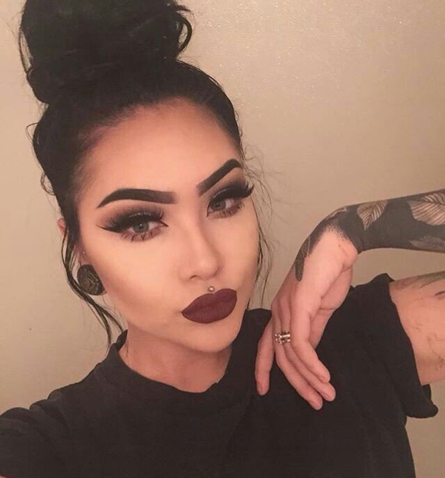 __psychobutcute's tweet photo. #shesababe #hermakeup #goals #hermosa #lipstick #eyelashes #perfection ππβ¨π https://t.co/Q3X4TmB2Us