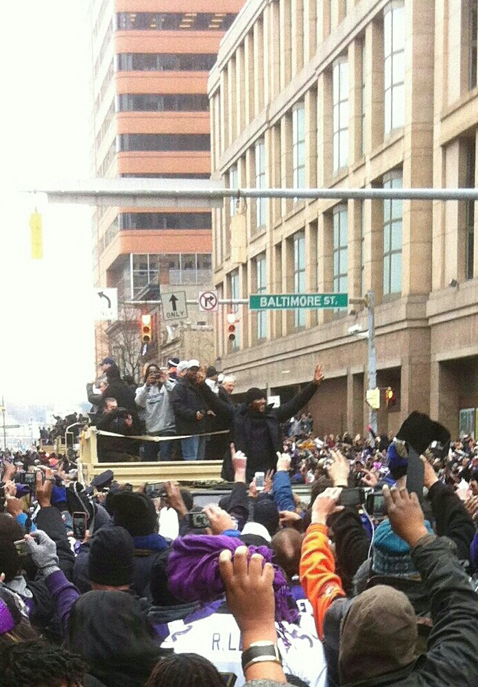 Flockgang4_life's tweet photo. Through hostile enemy territory, and running the streets following the champs!! I'm always #RunninRavens #Sweepstakes @DunkinBaltimore https://t.co/eQaqS00j3M