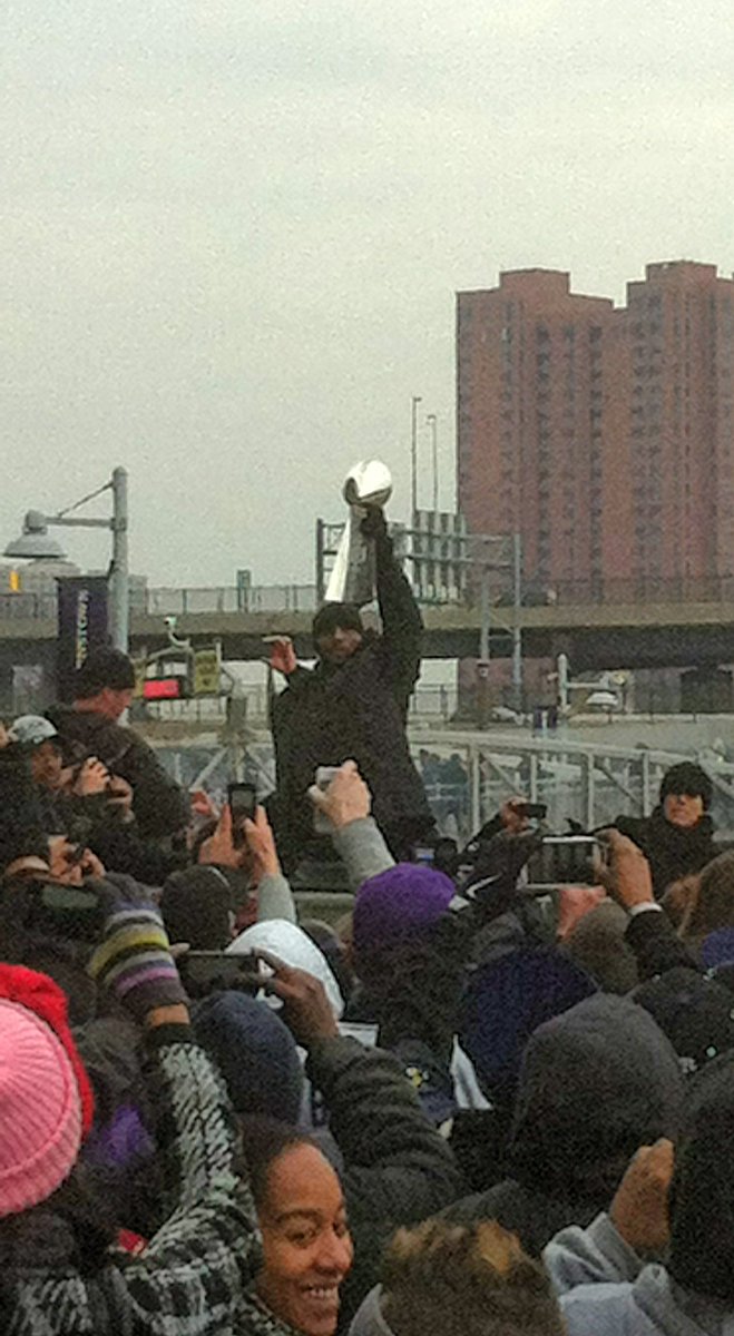 Flockgang4_life's tweet photo. Through hostile enemy territory, and running the streets following the champs!! I'm always #RunninRavens #Sweepstakes @DunkinBaltimore https://t.co/eQaqS00j3M