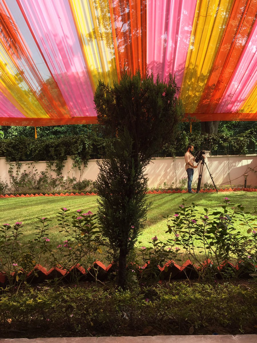 LouiseEkland's tweet photo. Long weekend in #Delhi #mariage #tournage #equipedefou https://t.co/KNBg9ZFiPe
