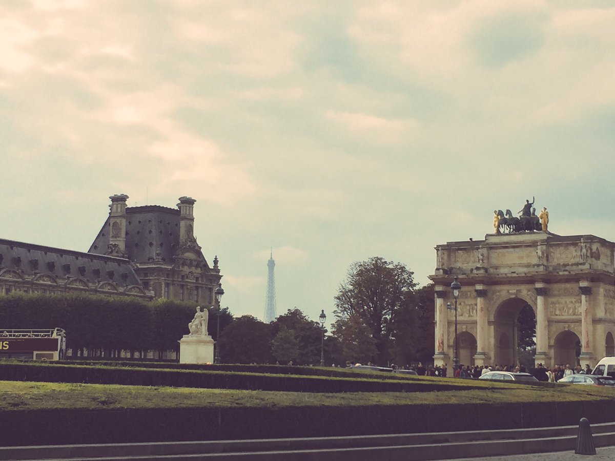 AurelieVictor's tweet image. Lovely time in Paris 🐻🐰💙