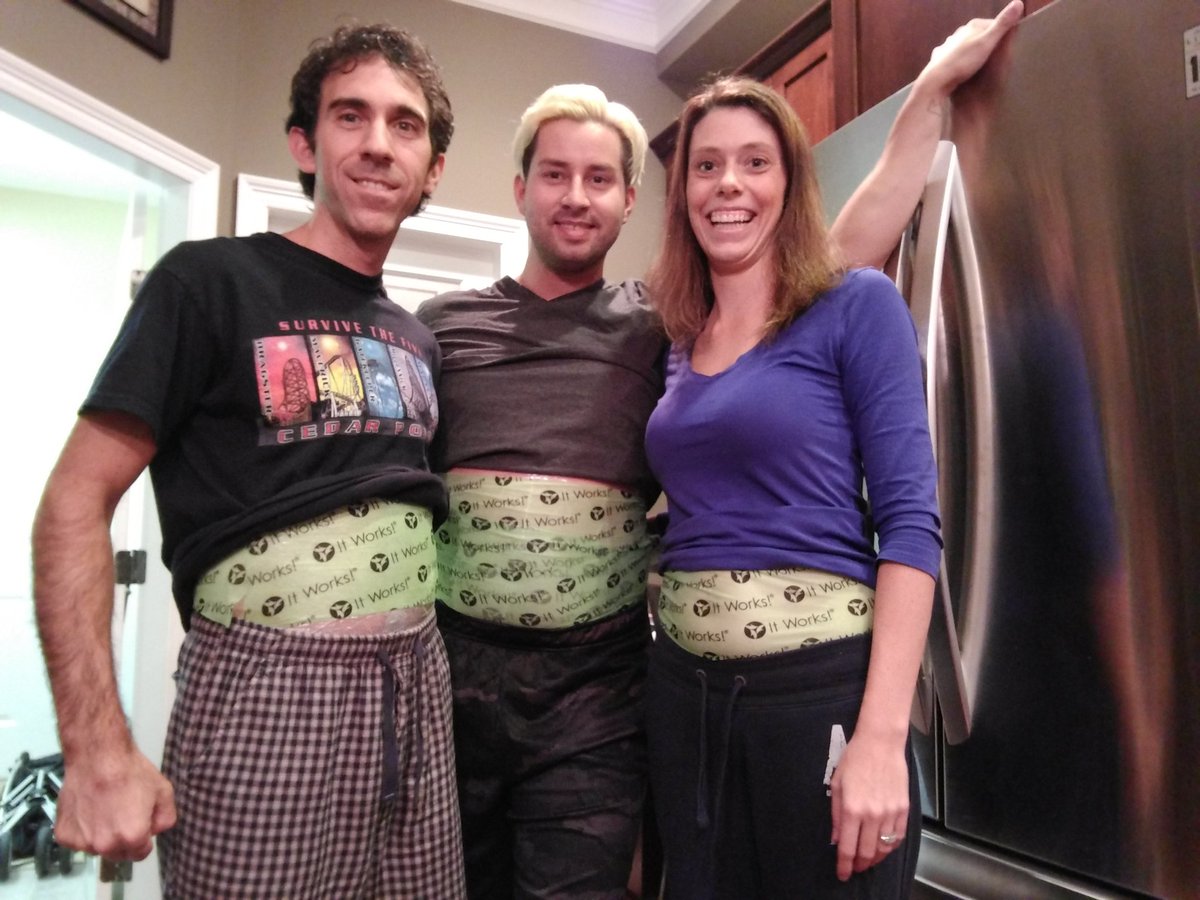 banddserra's tweet photo. Using the Ultimate Body Applicator wrap from It Works! last night ๐ #itworks #itworkscanada #ultimatebodyapplicator #wraps @KingScotty https://t.co/VO3fF4w2EY
