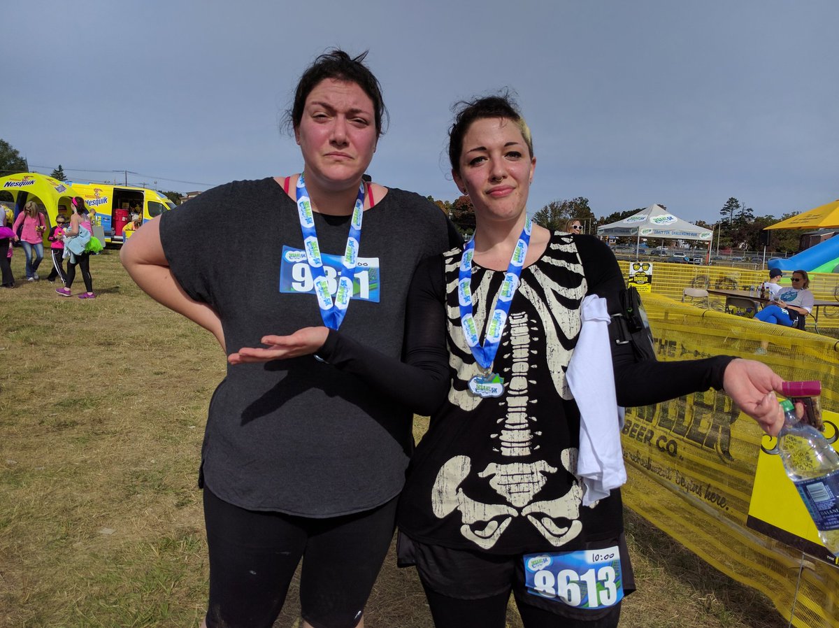 Lady_Lockedown's tweet photo. Before, during, and after Insane Inflatable 5k. We survived. But barely (ㆁωㆁ*) #mxc #ninjawarrior  #insaneinflatable THANKS @Inflatable5K ! https://t.co/uRam45Yupx