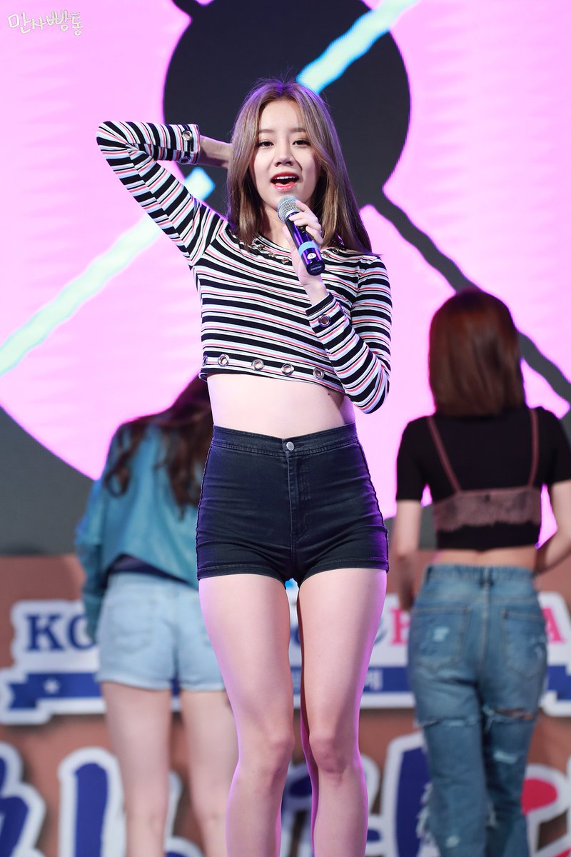 10004bt's tweet photo. 161008 자갈치시장대잔치 #걸스데이 #혜리 https://t.co/vBum1bu1D1