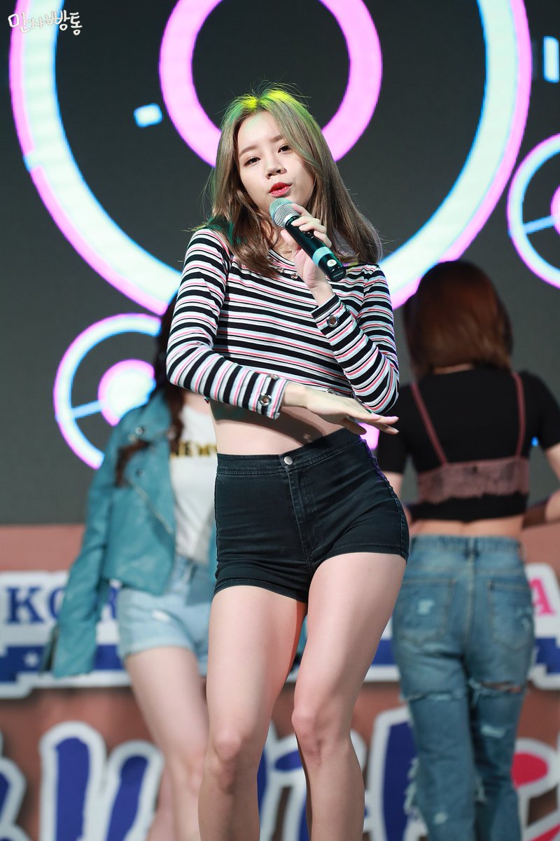 10004bt's tweet photo. 161008 자갈치시장대잔치 #걸스데이 #혜리 https://t.co/vBum1bu1D1