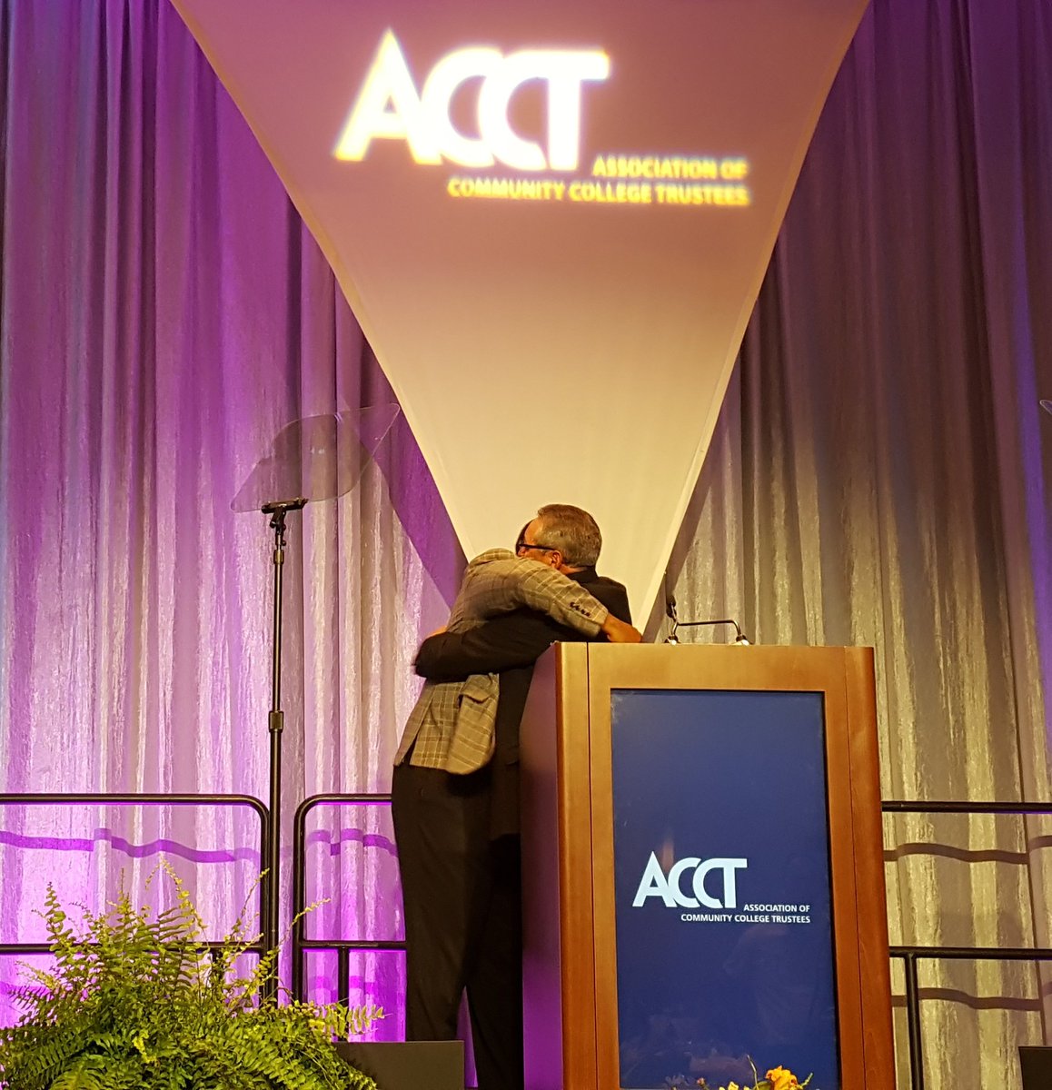 _Read2Lead's tweet photo. @CCTrustees passing of gavel Roberto Zarate to  new Chair Bakari Lee Congratulations!!!
#ACCT2016  #IamACCT https://t.co/lGAVqQPhBl