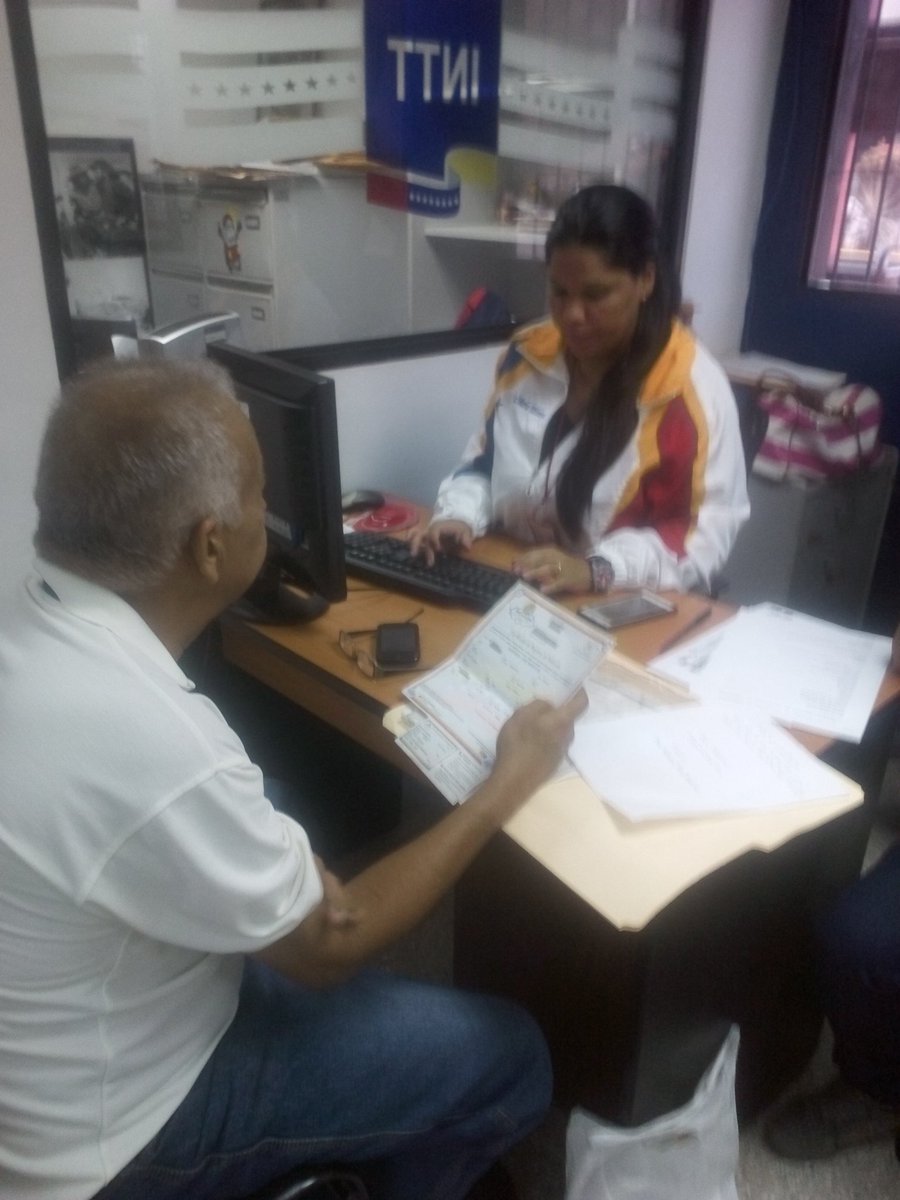 FonturAnzotegu1's tweet photo. Anzoátegui atendiendo a nuestros transportistas en el relanzamiento de misión transporte viviremos y venceremos.. https://t.co/L1OLB0sLcr