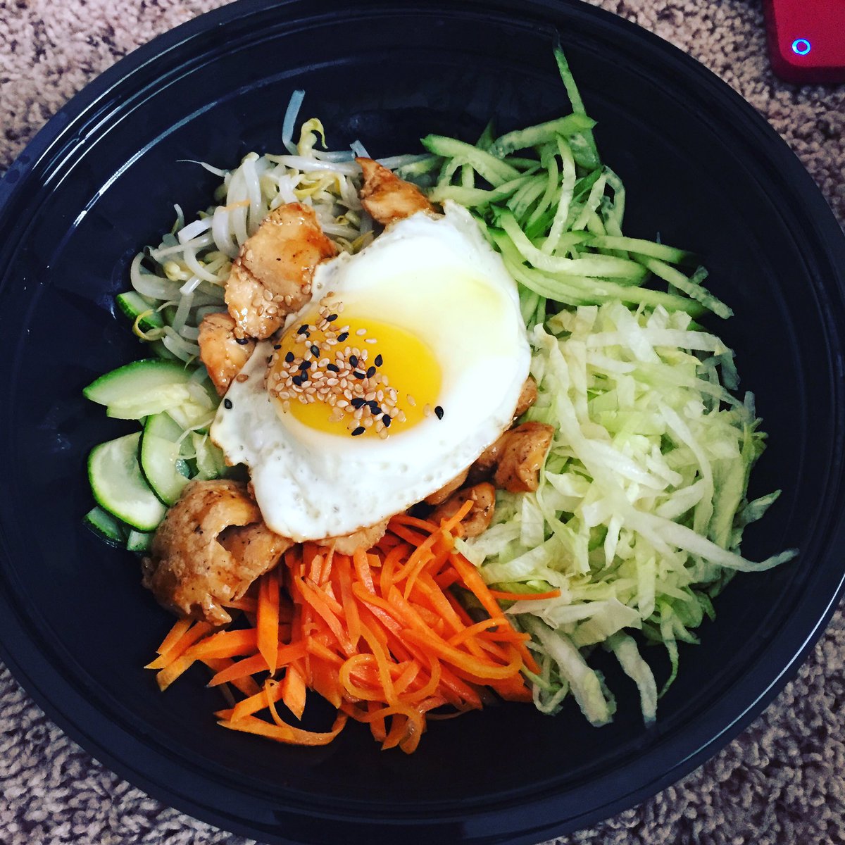 IcyGremlin_'s tweet photo. Korean food is so healthy and #delicious.  #Bibimbap Ftw https://t.co/Qzm3sScWyH
