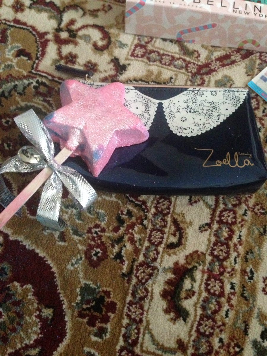 scarlet100xx's tweet photo. Very happy to have this for my birthday🌍🌍 @Zoella https://t.co/Hgok7Z2RLr