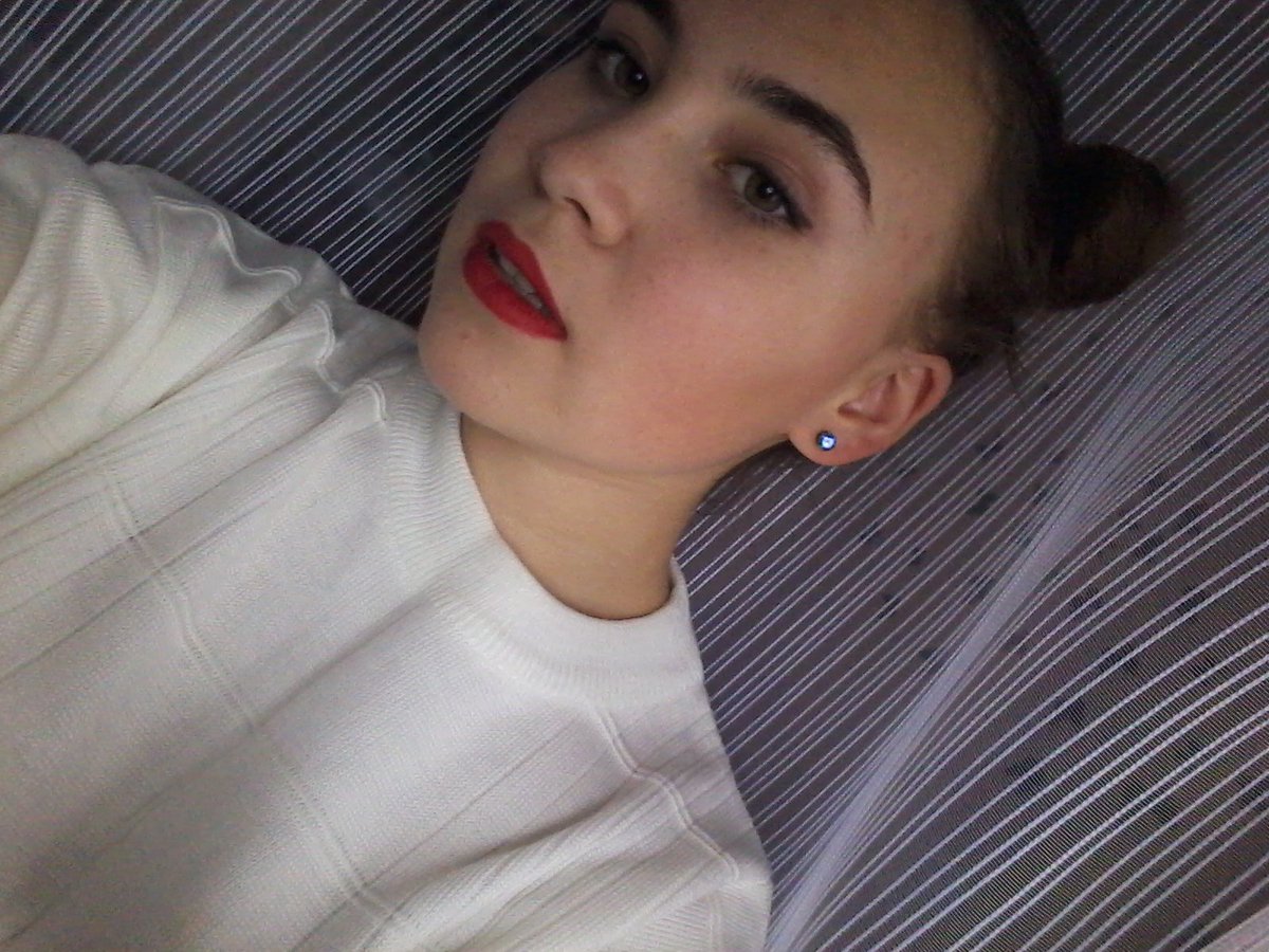 _MilenaR_'s tweet photo. Я влюбилаась ахахххаахахххааааааз (нет) #love #ifallinlove https://t.co/A3LRMMThgQ
