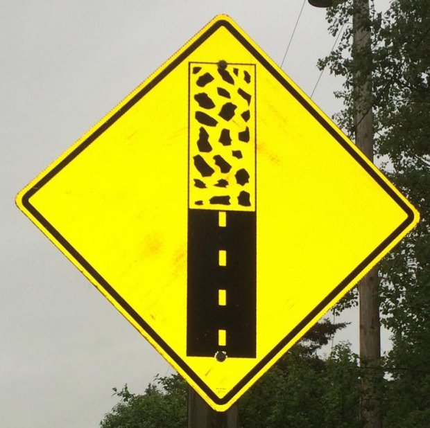RiverCrestTire_'s tweet photo. Well, at least they met half-way. #fail #pavementends #streetsigns https://t.co/aBL9JS7ZB0