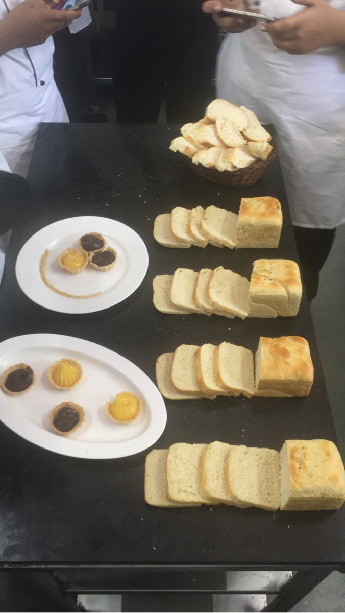 AmanChawla6's tweet photo. Baking breads #tarts #Myiihm @tanyamehta535 @IIHMHOTELSCHOOL @sahebanarang3 https://t.co/xTQH0AYHtF
