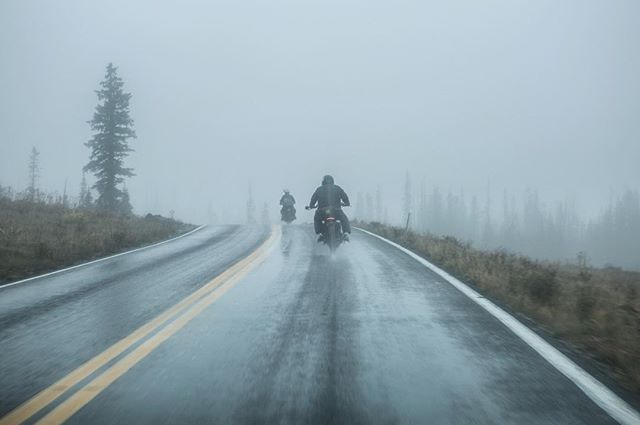 LowbrowCustoms's tweet photo. We have all been here before, what was your fav or scariest moment in the rain like? 📷: @seaweedandgravel #rideeverywhere #thelife #ftherain https://t.co/O59ydaTgIi