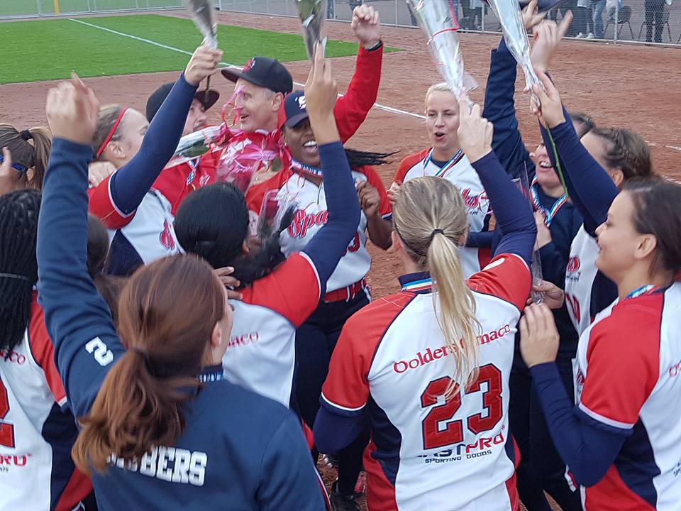 SPARKS VEROVERT TITEL GOLDEN LEAGUE NA THRILLER!
softbalsite.com/2016/10/08/spa… #nlsoftbal