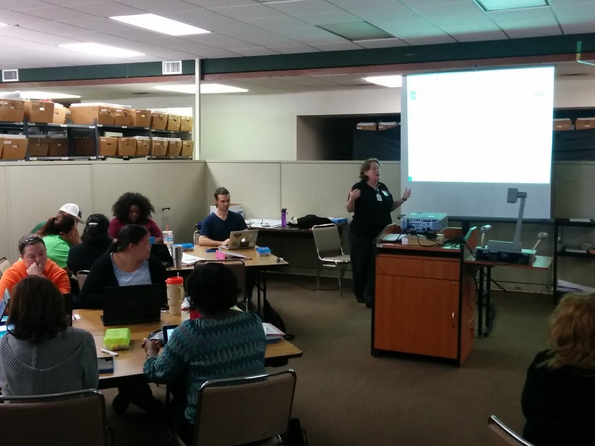 brandilsimpson's tweet photo. A great day learning about Google Classroom with @ESCRegion20's own @susanfreeves and #trc20math. https://t.co/DnNXAw4AT9