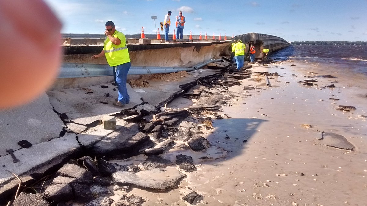 CrystalChenTV's tweet photo. #FDOT: SR 16 approaching the Shands Bridge on St. Johns Co. side. No damage to bridge. Emergency repair underway for the approach roadway. https://t.co/yS2hUN99K5