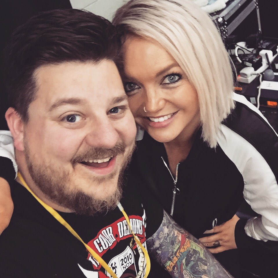 levelupleroy's tweet photo. When you meet one of your teen #crush ! #truelove @hannahspearritt #lol #dj #host #norcon6 @nor_con #hannahspearritt #sclub7 #norwich https://t.co/2eOCO5fnTU