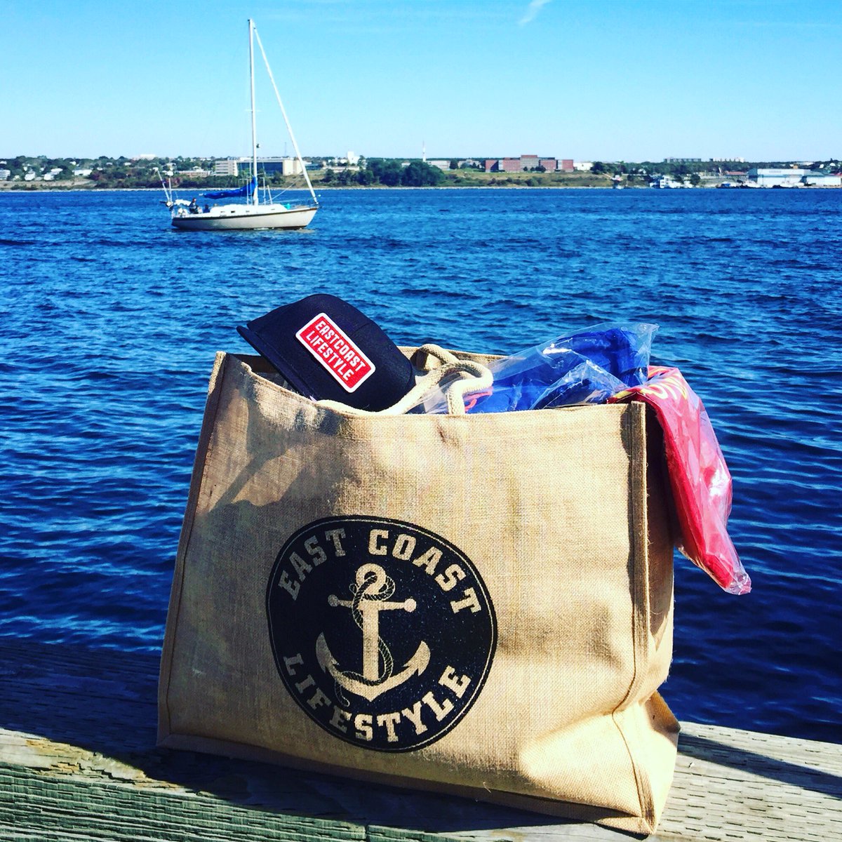 EASTCOASTLIFEST's tweet photo. RETWEET TO WIN A MYSTERY BAG!! 

Use THANKS20 to save 20% off online!! 🍗CONGRATS Autumn Smith &amp; Ola Krol you both won mystery bags⚓️ #Canada https://t.co/OMd3f3eAQd